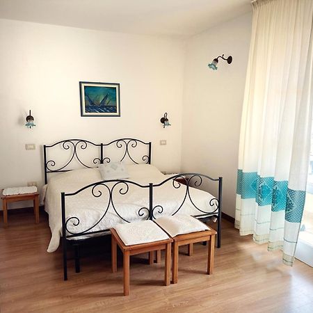 B&B Tre - Rooms & Relax โอริสตาโน ภายนอก รูปภาพ