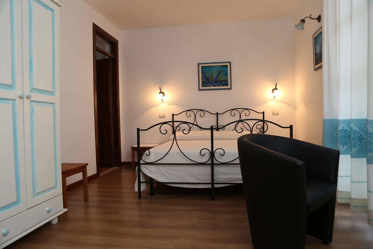B&B Tre - Rooms & Relax โอริสตาโน ภายนอก รูปภาพ